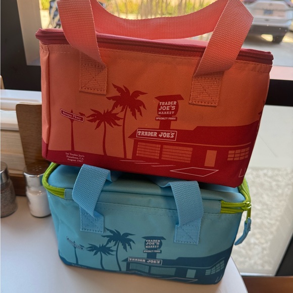 Trader Joe'S | Bags | Nwt Blue Green Trader Joes Insulated Lunch Bag ...